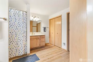 22934 SE 37th St, Sammamish, WA 98075 - Photo 17