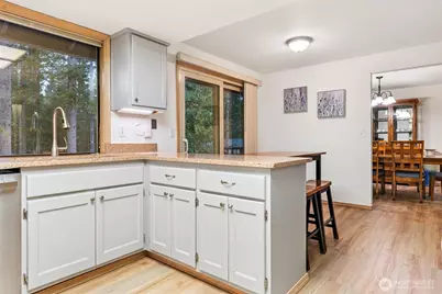 22934 SE 37th St, Sammamish, WA 98075 - Photo 7