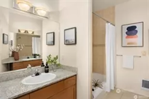 3217 Eastlake Ave E, Seattle, WA 98102 - Photo 15