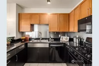 3217 Eastlake Avenue E #303, Seattle, WA 98102 - Photo 9