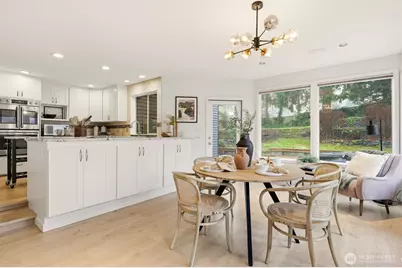 12615 SE 27th Street, Bellevue, WA 98005 - Photo 9