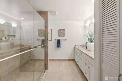 12615 SE 27th Street, Bellevue, WA 98005 - Photo 17