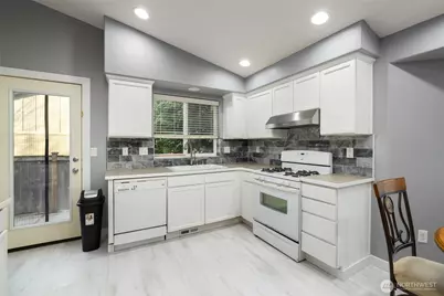 250 Dallas Street, Mount Vernon, WA 98274 - Photo 13