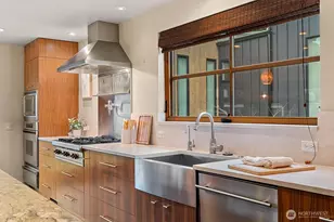 533 NE 89th St, Seattle, WA 98115 - Photo 9