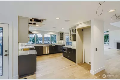 15211 61st Place NE, Kenmore, WA 98028 - Photo 9