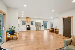 1016 Lincoln Ln, Kelso, WA 98626 - Photo 9