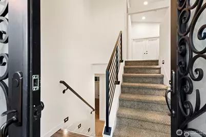 8801 NE 140th Place, Kirkland, WA 98034 - Photo 3