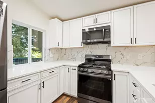 8801 NE 140th Pl, Kirkland, WA 98034 - Photo 7