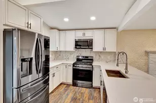 8801 NE 140th Pl, Kirkland, WA 98034 - Photo 5