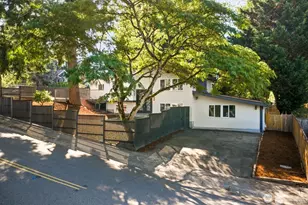 8801 NE 140th Pl, Kirkland, WA 98034 - Photo 5