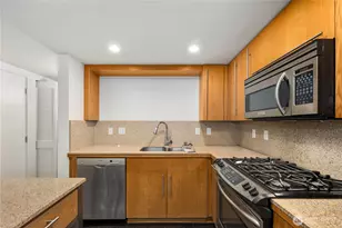 530 Broadway E, Seattle, WA 98102 - Photo 17