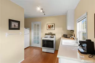 212 2nd St NE, Long Beach, WA 98631 - Photo 9