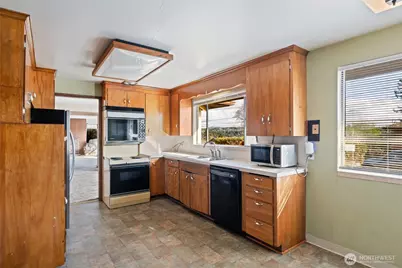 5706 S Upland Road, Seattle, WA 98118 - Photo 9