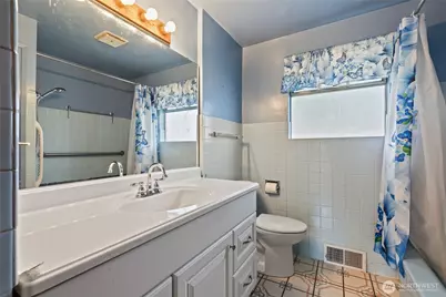 5706 S Upland Road, Seattle, WA 98118 - Photo 13