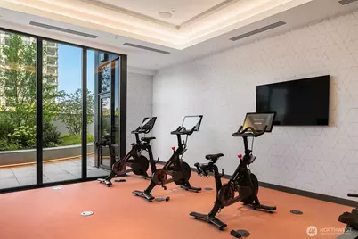 889 Avenue Square NE #311, Bellevue, WA 98004 - Photo 17