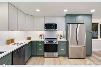 104 NE 85th Street, Seattle, WA 98115 - Photo 13