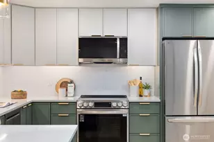 104 NE 85th St, Seattle, WA 98115 - Photo 7