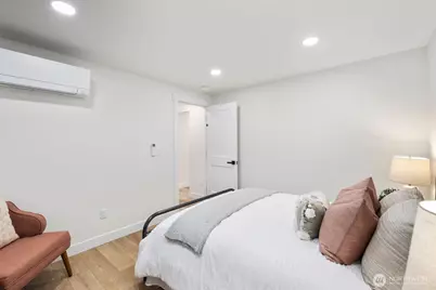 104 NE 85th Street, Seattle, WA 98115 - Photo 27