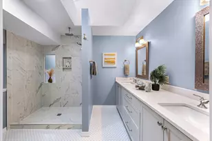 16828 NE 18th St, Bellevue, WA 98008 - Photo 19