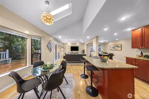 16828 NE 18th St, Bellevue, WA 98008 - Photo 11