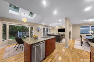 16828 NE 18th St, Bellevue, WA 98008 - Photo 9