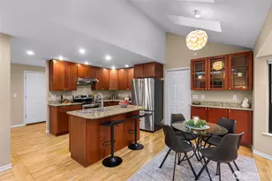 16828 NE 18th St, Bellevue, WA 98008 - Photo 7