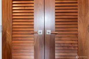 1300 University St, Seattle, WA 98101 - Photo 25