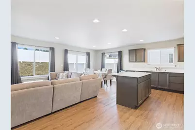 2417 3rd Street SE, East Wenatchee, WA 98802 - Photo 3