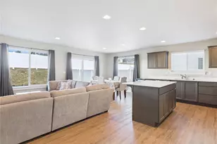 2417 3rd St SE, East Wenatchee, WA 98802 - Photo 3