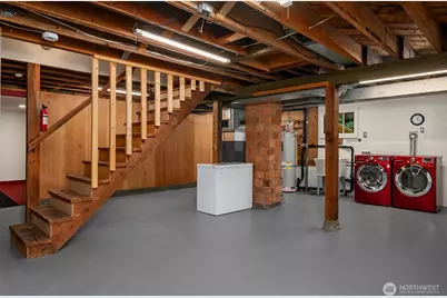 9320 26th Avenue NW, Seattle, WA 98117 - Photo 15