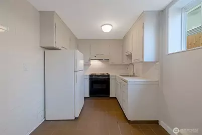 4324 Phinney Avenue N #1, Seattle, WA 98103 - Photo 19