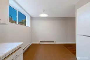 4324 Phinney Ave N, Seattle, WA 98103 - Photo 11