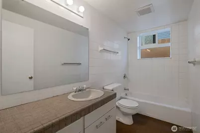 4324 Phinney Avenue N #1, Seattle, WA 98103 - Photo 9