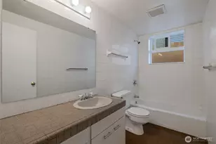 4324 Phinney Ave N, Seattle, WA 98103 - Photo 9