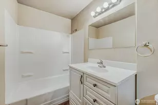 1131 Lenore Dr, Tacoma, WA 98406 - Photo 17