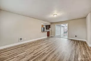 1131 Lenore Dr, Tacoma, WA 98406 - Photo 9