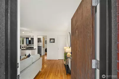 7106 California Avenue SW #101, Seattle, WA 98136 - Photo 3