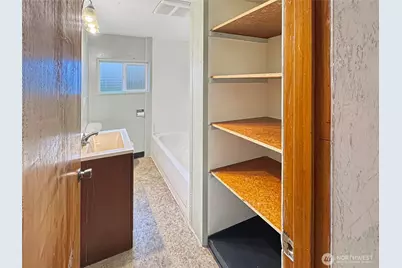 9310 NE Burton Road, Vancouver, WA 98662 - Photo 9