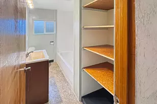 9310 NE Burton Rd, Vancouver, WA 98662 - Photo 9