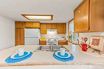 304 Olympia Street E, Rainier, WA 98576 - Photo 9