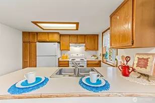 304 Olympia St E, Rainier, WA 98576 - Photo 9