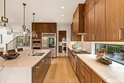 8458 NE 9th Street, Medina, WA 98039 - Photo 9