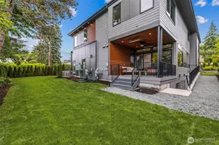 8458 NE 9th St, Medina, WA 98039 - Photo 35