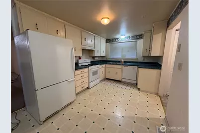 7106 38th Drive SE, Lacey, WA 98503 - Photo 5