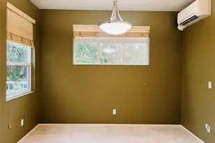 748 241st Ln SE, Sammamish, WA 98074 - Photo 5