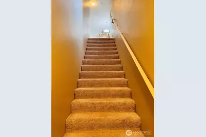 748 241st Lane SE, Sammamish, WA 98074 - Photo 3