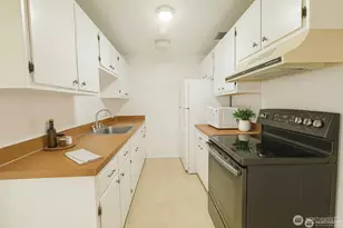 318 S 174th Pl, Burien, WA 98148 - Photo 11