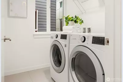 8573 Mary Avenue NW, Seattle, WA 98117 - Photo 27