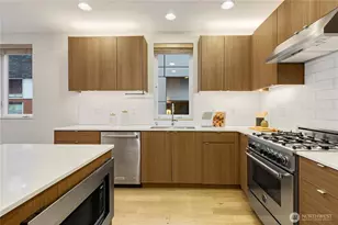 4272 SW Bradford St, Seattle, WA 98116 - Photo 11