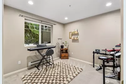 18501 SE Newport Way #H236, Issaquah, WA 98027 - Photo 13